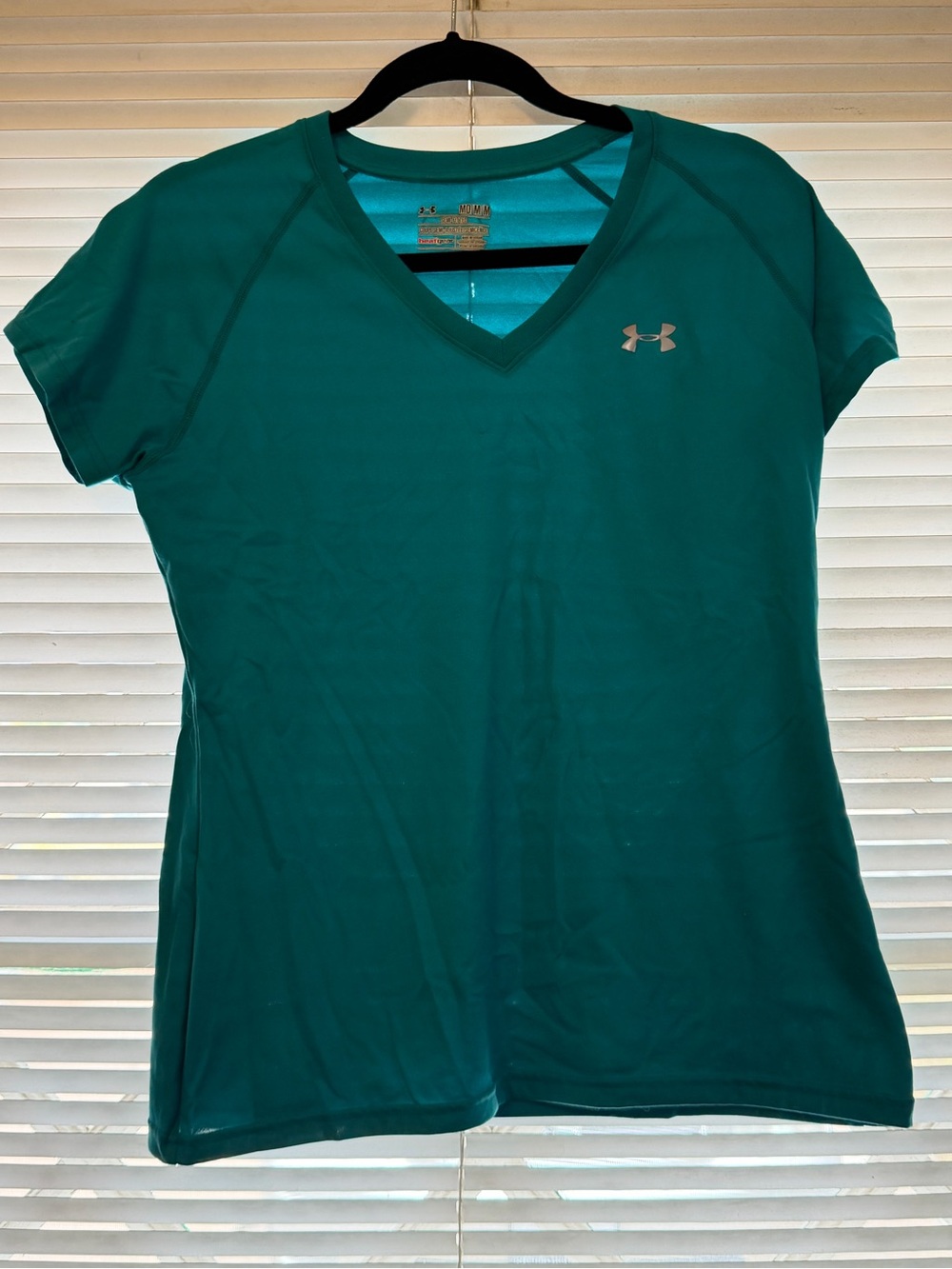 Under Armour Heat Gear Women's Teal V-Neck Short Sleeve Performance Tee size M